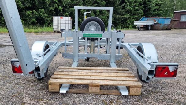 8800016 WARK přívěs na přepravu jedné palety 700 kg